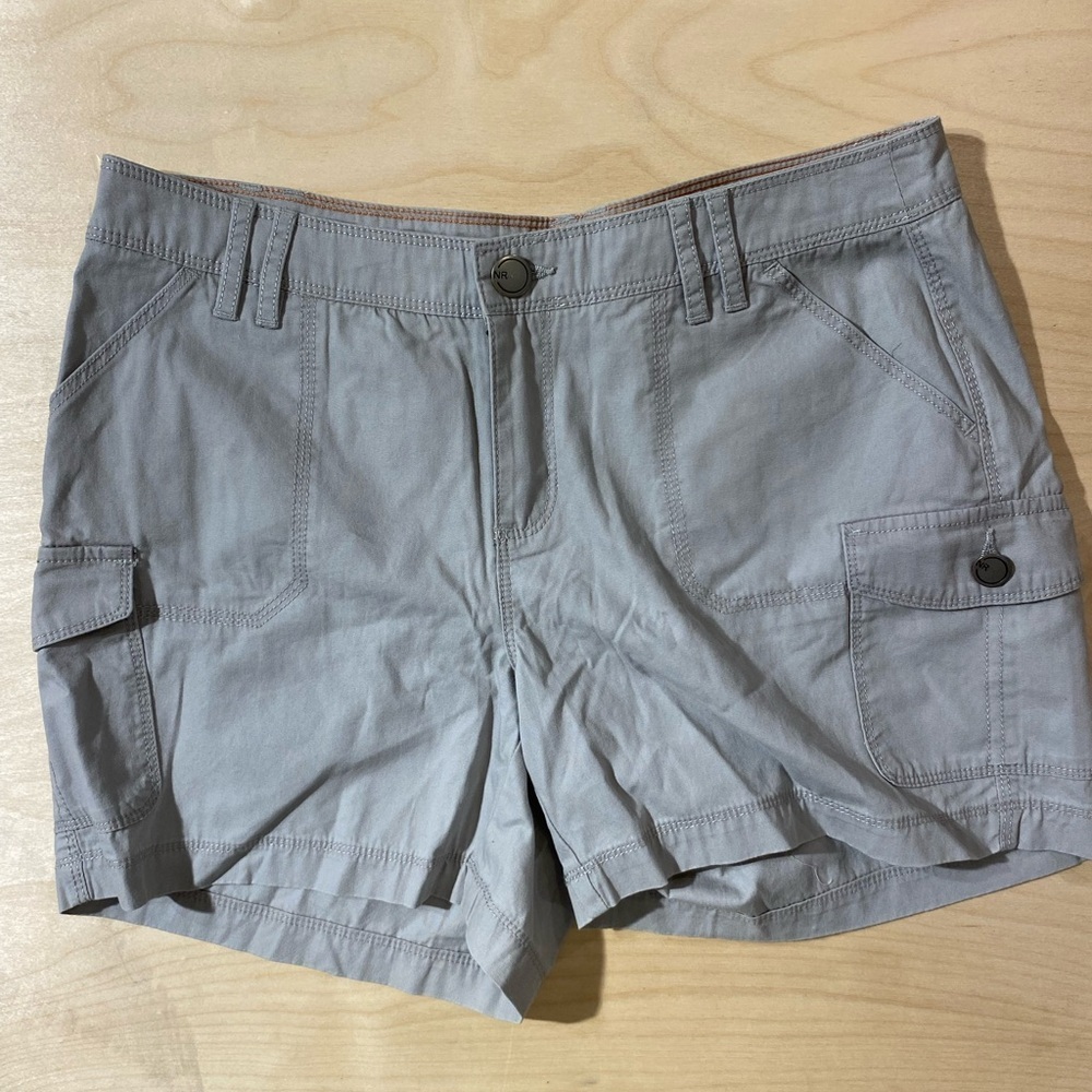 Natural Reflections Shorts Size 8 (IO) - Picture 4 of 11
